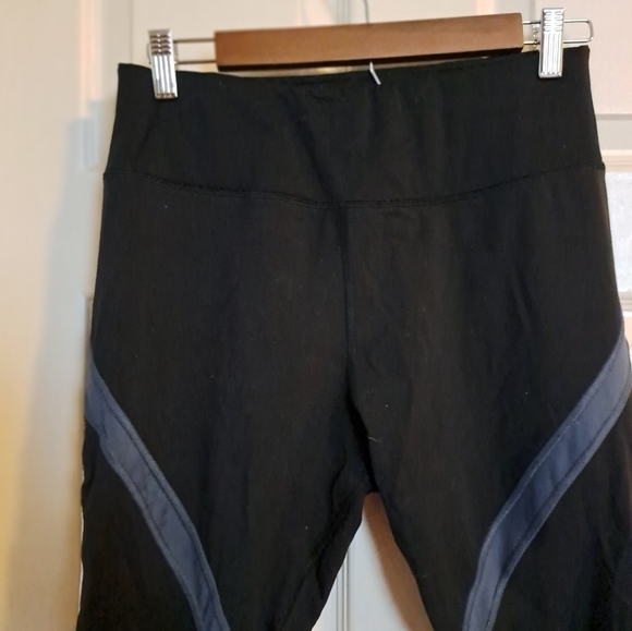 Avia athletic Leggings size medium - Picture 2 of 6